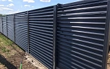 Забор «жалюзи» графитового цвета фото 2